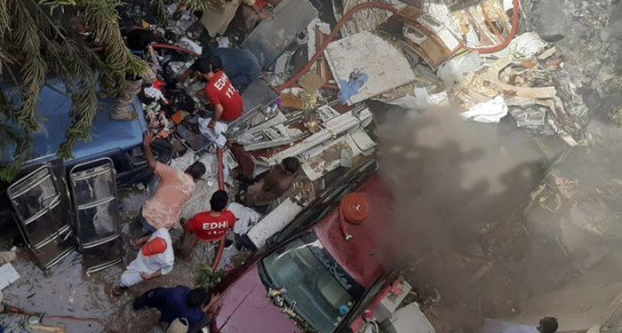 سقوط هواپیمای مسافری پاکستان در مسیر لاهور به کراچى
